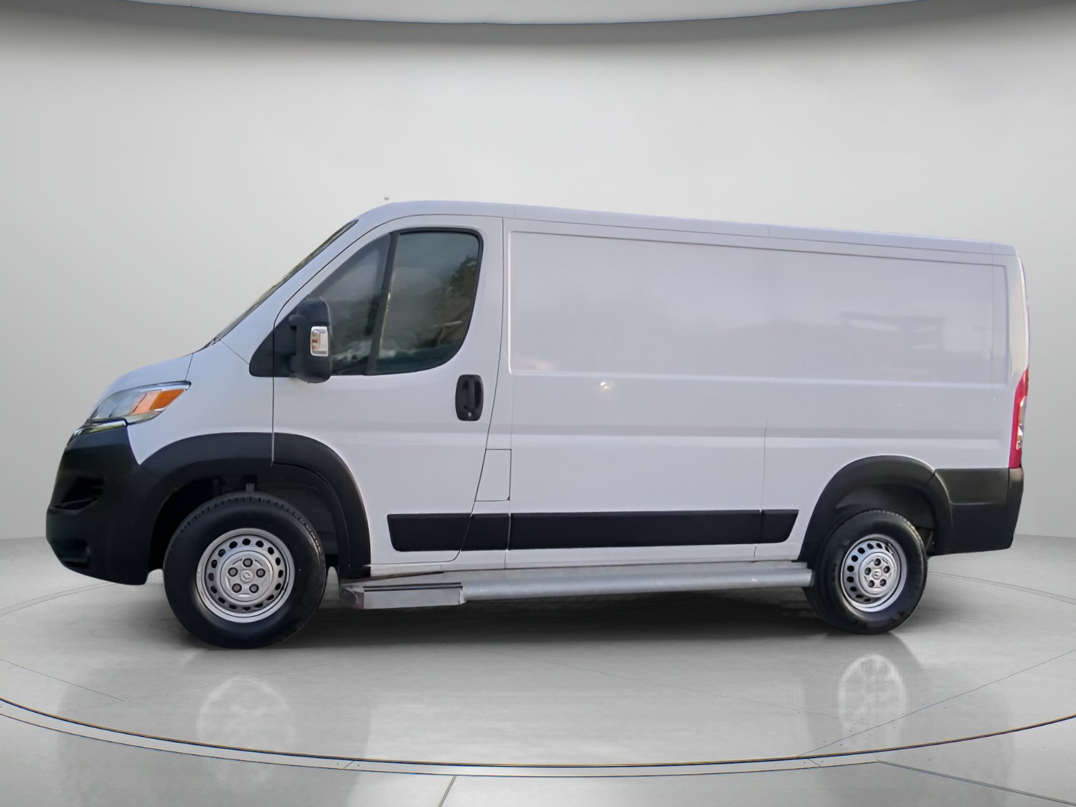 Used 2025 RAM ProMaster 2500 w/ U-Haul Equipment Group FWD image 15