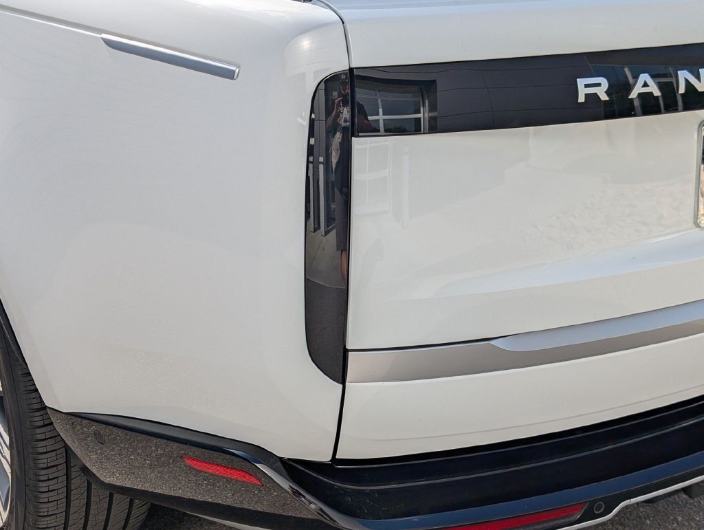Used 2023 Land Rover Range Rover Autobiography AWD/4WD image 13