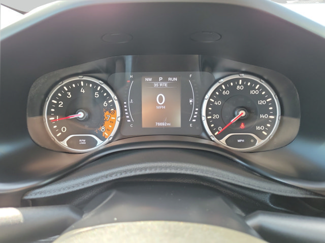 Used 2017 Jeep Renegade Latitude FWD image 29