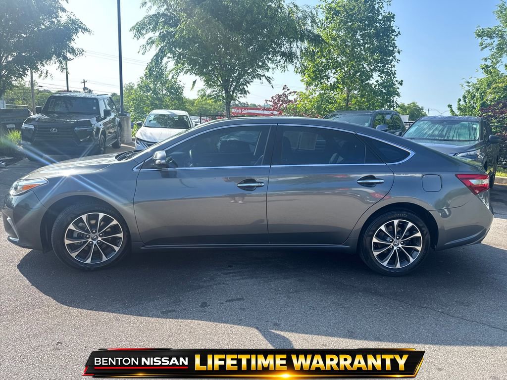 Used 2017 Toyota Avalon XLE Premium image 5