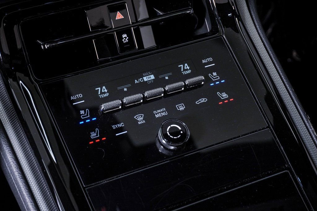 Used 2025 Porsche Panamera 4 image 24