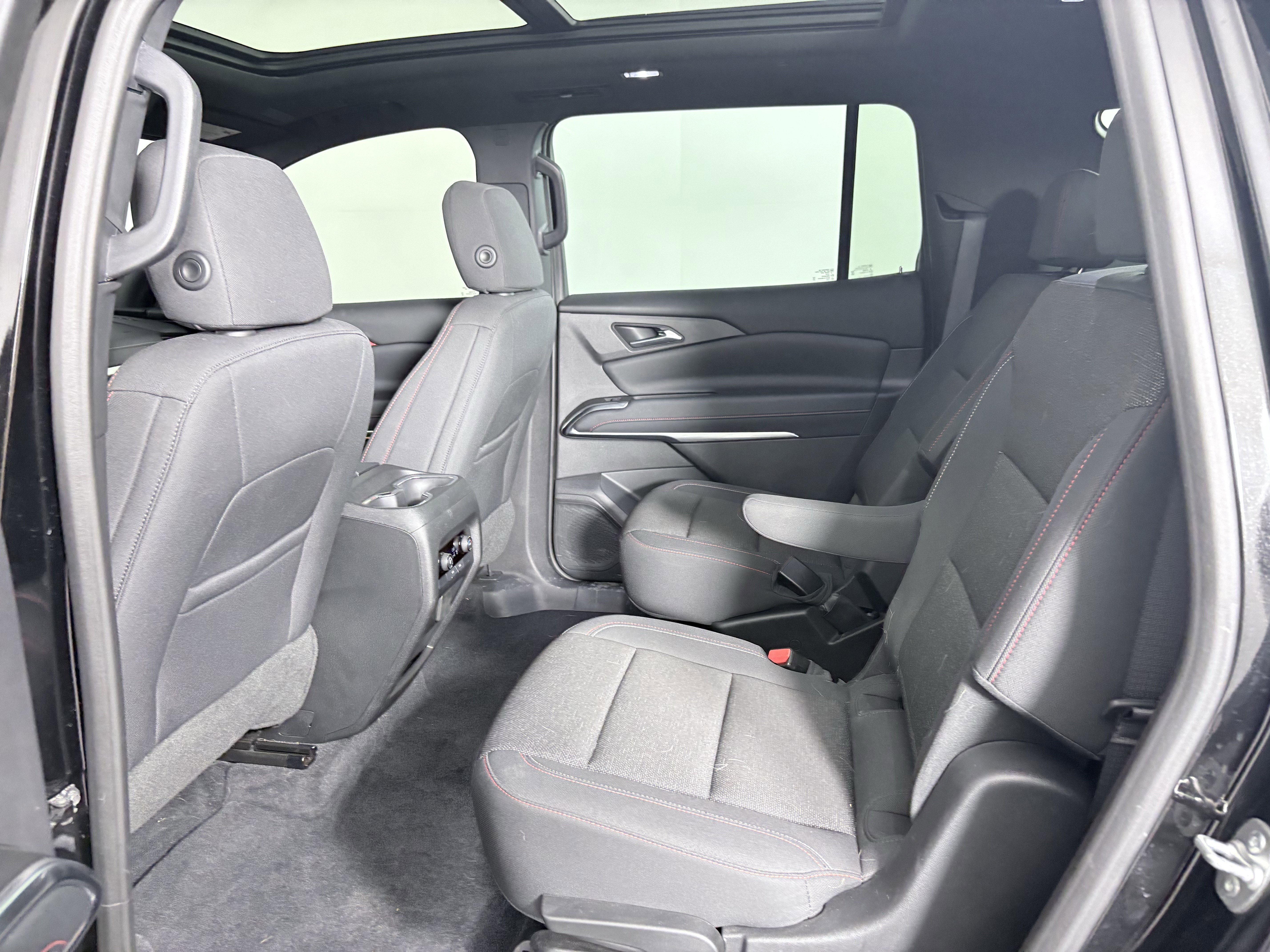 Used 2024 Chevrolet Traverse Z71 image 35