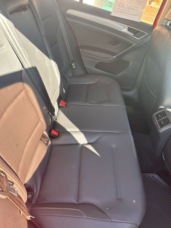 Used 2015 Volkswagen Golf TDI S image 8