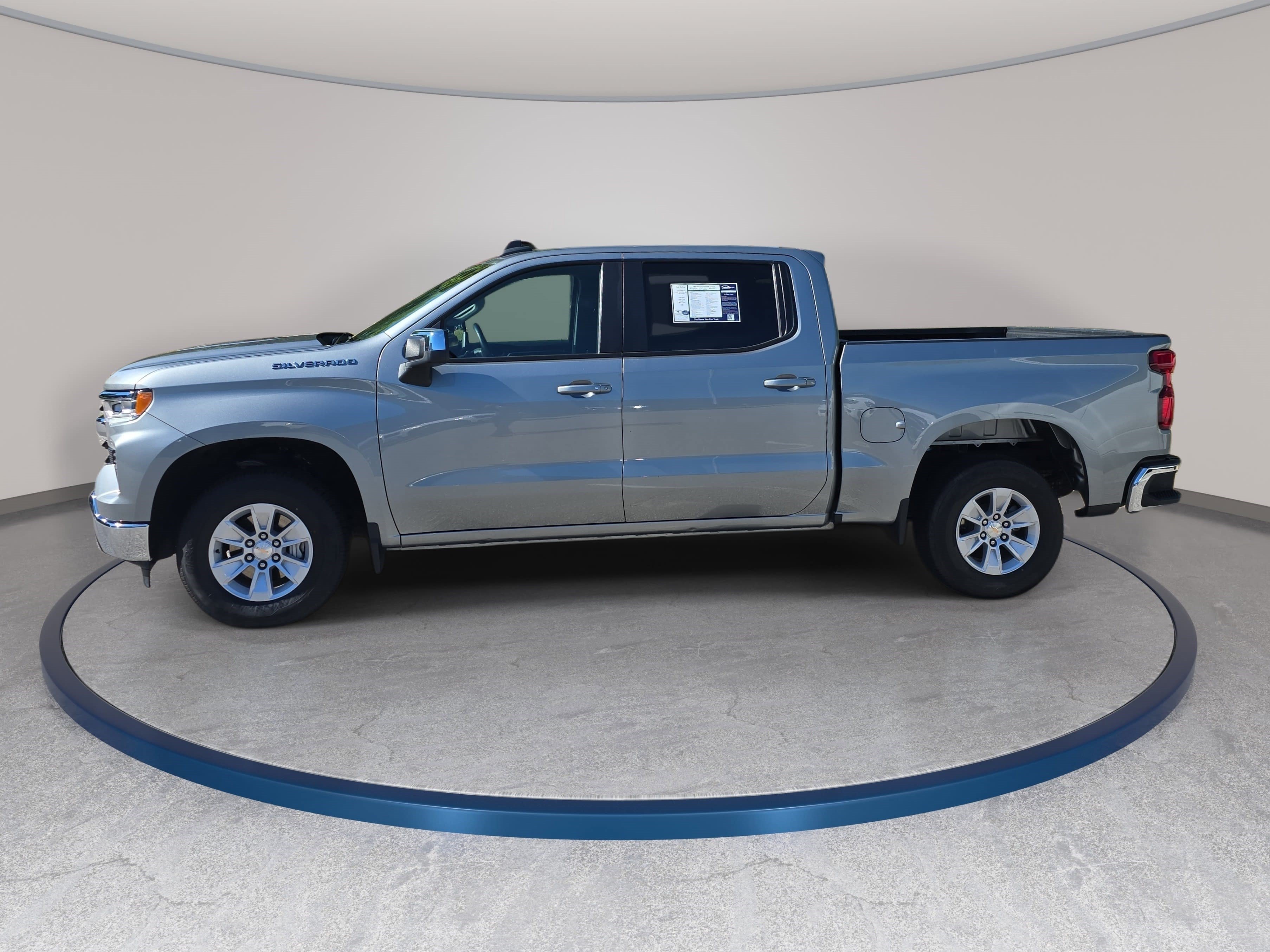 Used 2025 Chevrolet Silverado 1500 LT RWD image 5