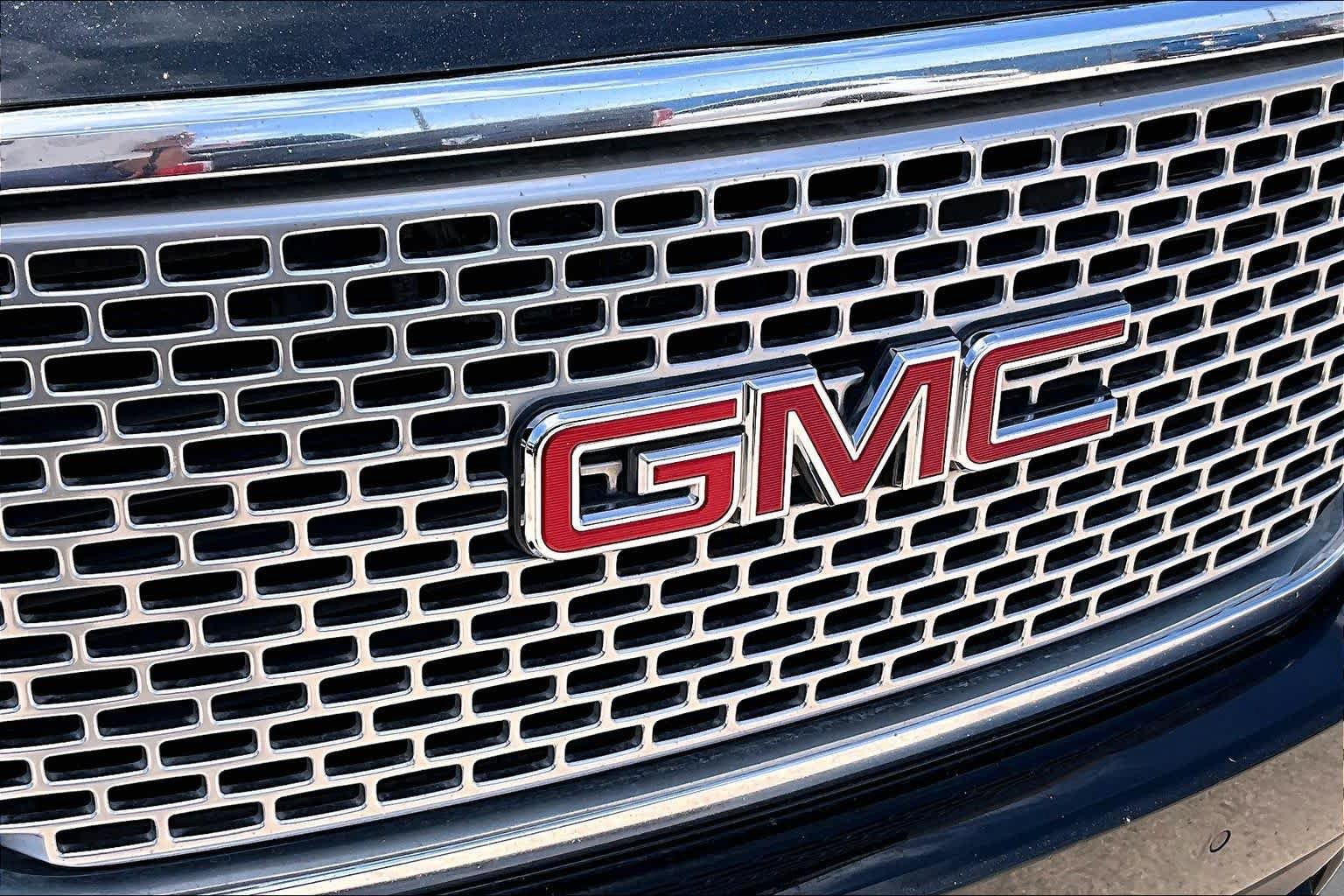 Used 2017 GMC Yukon Denali AWD/4WD image 29