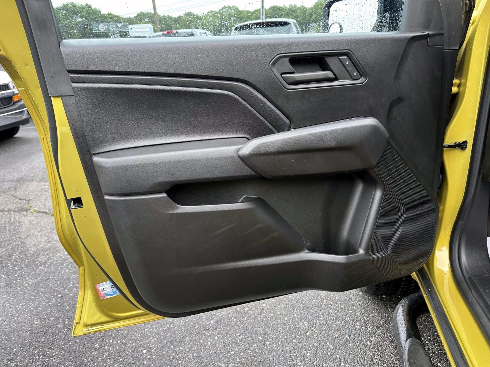 Used 2023 Chevrolet Colorado Trail Boss w/ Technology Package AWD/4WD image 7