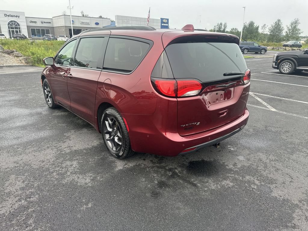 Used 2020 Chrysler Pacifica Touring-L Plus w/ Advanced Safetytec Group FWD image 6