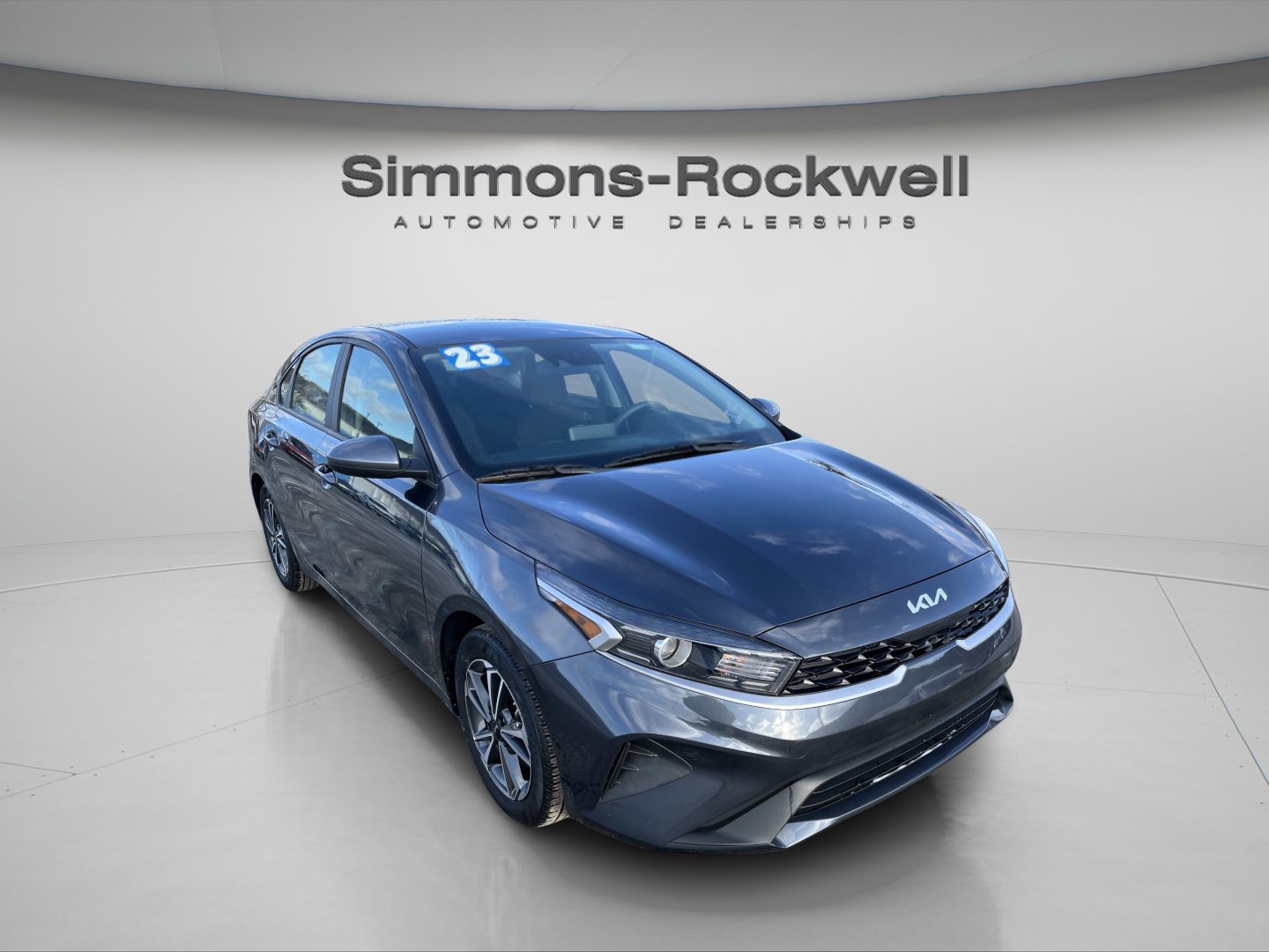 Used 2023 Kia Forte LXS image 3