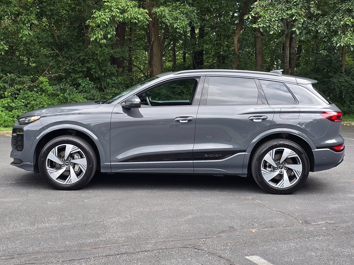 Used 2025 Audi Q6 e-tron Premium Plus w/ Premium Plus AWD/4WD image 3