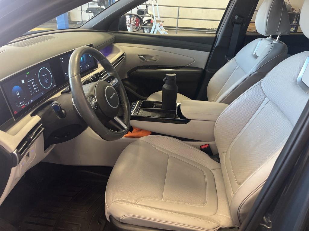 Used 2025 Hyundai Tucson Limited AWD/4WD image 4