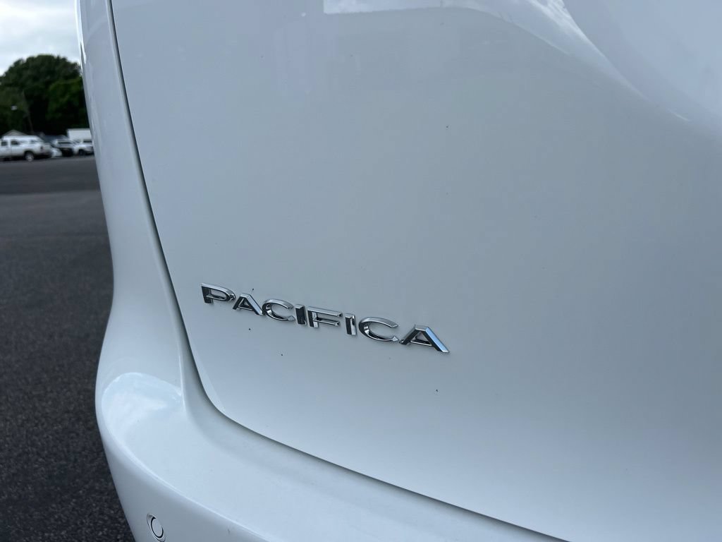New 2027 Chrysler Pacifica Select FWD image 41