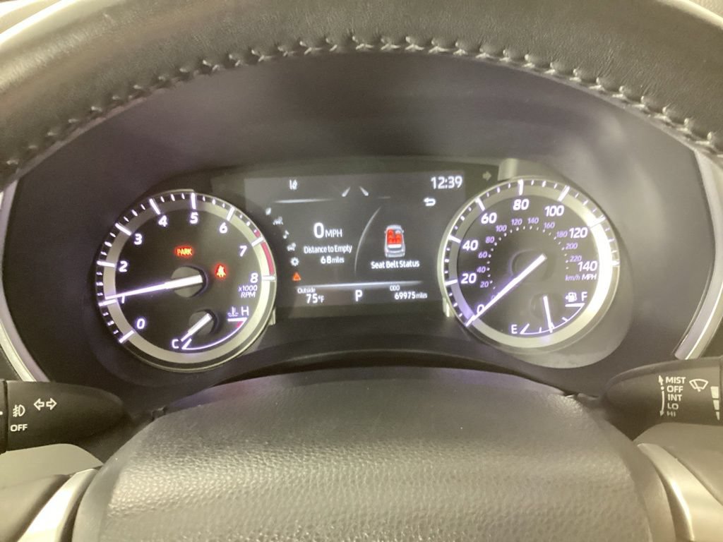 Used 2022 Toyota Highlander XLE AWD/4WD image 18