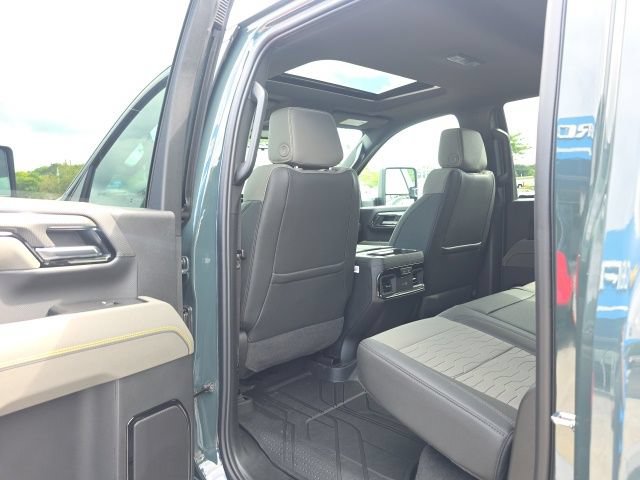 New 2026 Chevrolet Silverado 2500 ZR2 AWD/4WD image 28