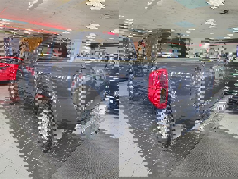 Used 2018 Nissan Frontier SV image 6