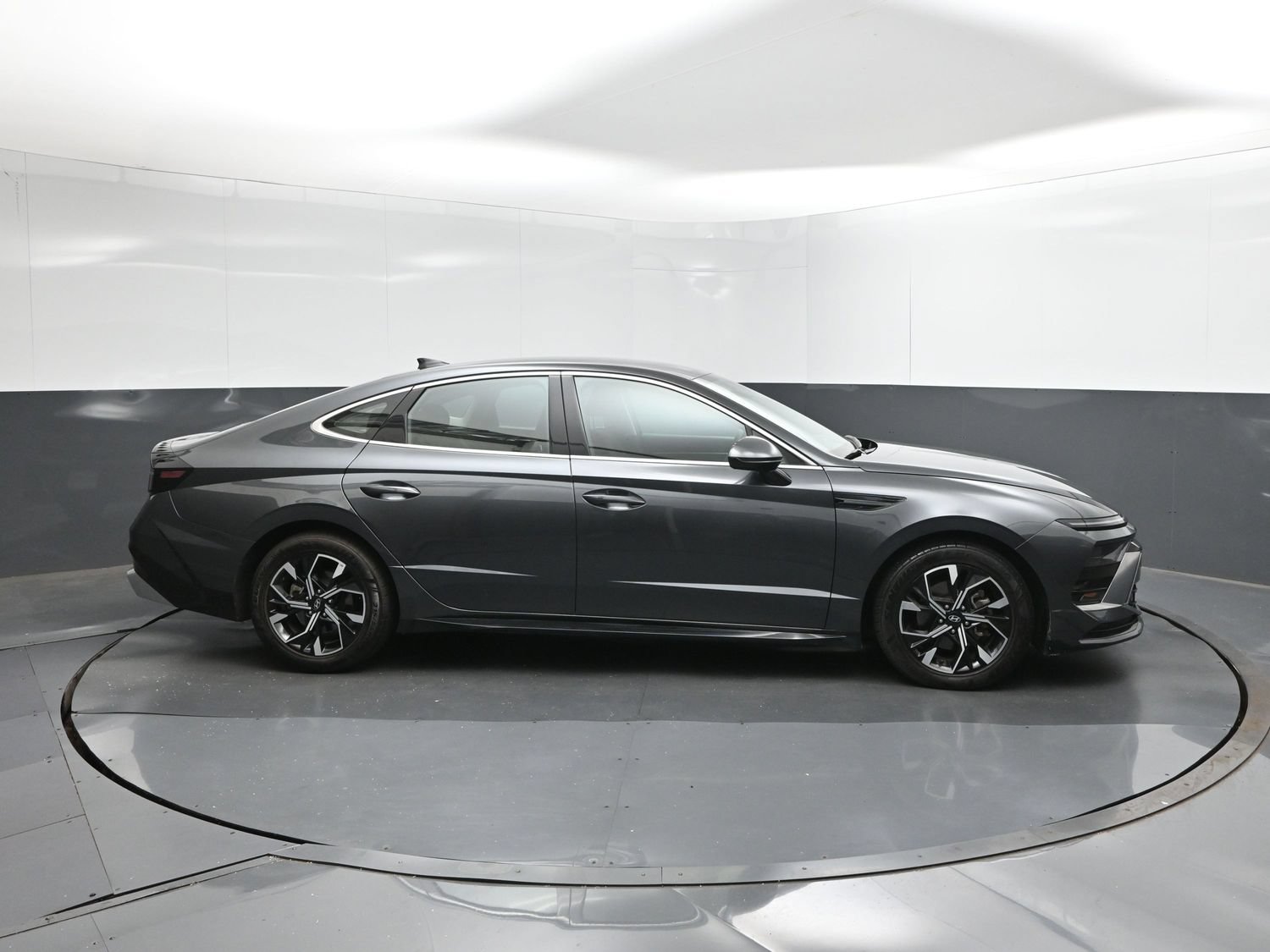 Used 2025 Hyundai Sonata SEL FWD image 11