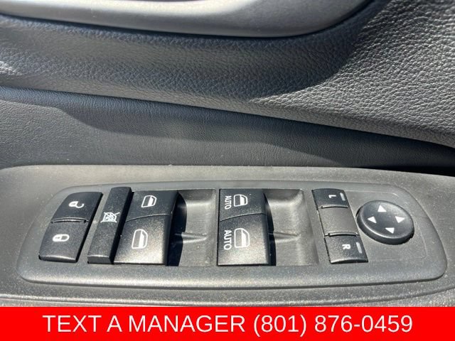 Used 2019 Jeep Cherokee Trailhawk w/ Comfort/Convenience Group AWD/4WD image 15