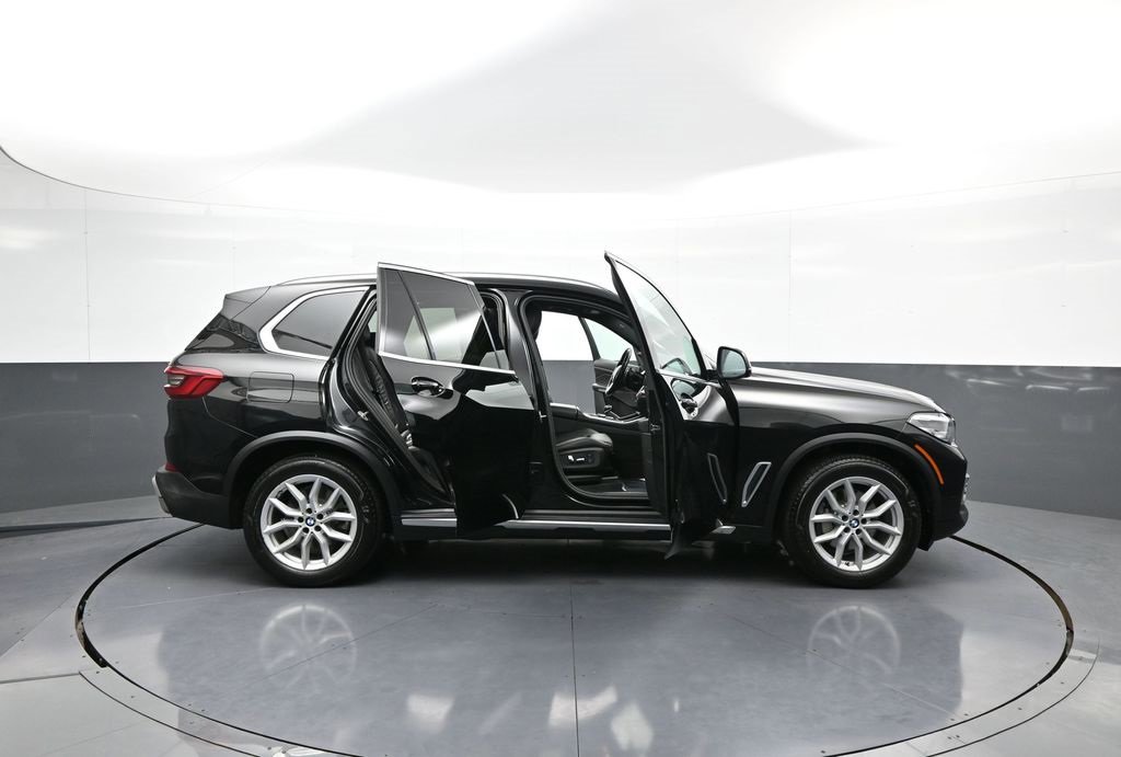 Used 2020 BMW X5 xDrive40i w/ Convenience Package image 46