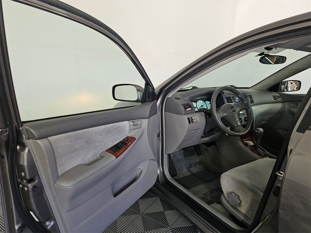 Used 2004 Toyota Corolla LE image 23