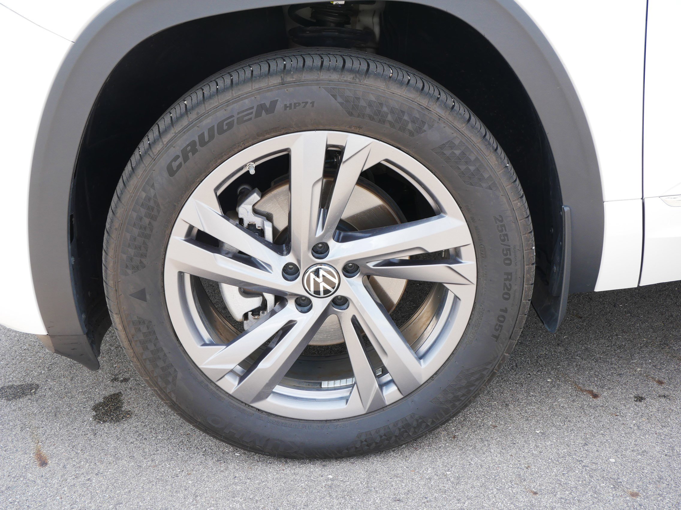 Certified 2024 Volkswagen Atlas Cross Sport SEL R-Line image 29