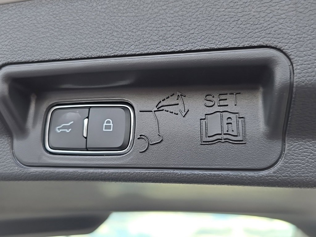 New 2026 Ford Explorer Platinum image 70