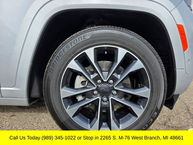 Used 2024 Jeep Grand Cherokee Overland w/ Advanced Protech Group III image 4