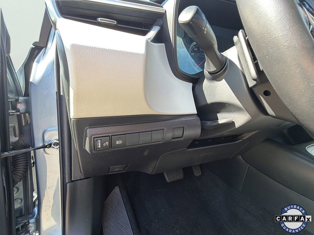 Used 2020 Toyota Corolla SE image 21