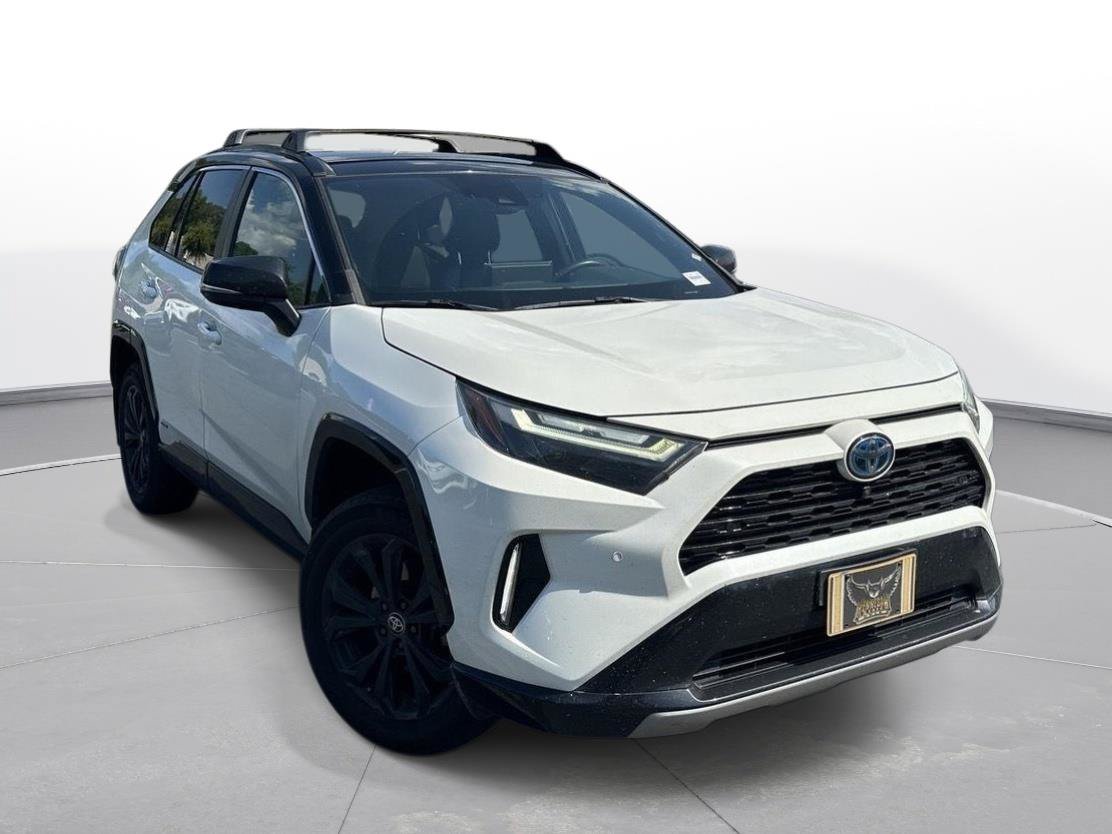 Used 2022 Toyota RAV4 XSE AWD/4WD image 4