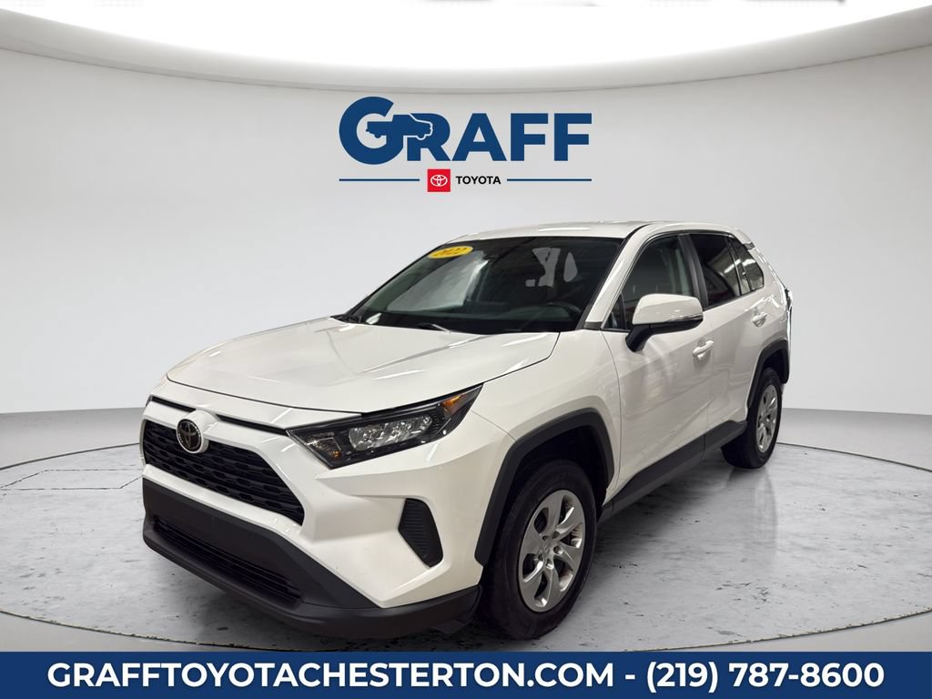 Used 2022 Toyota RAV4 LE AWD/4WD image 2