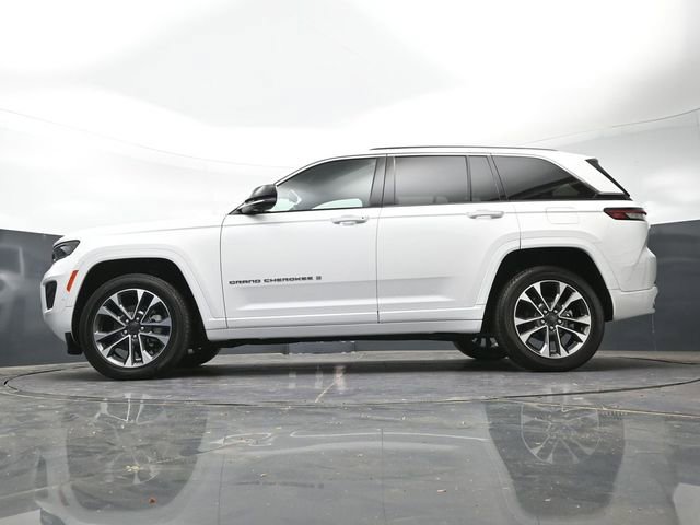Used 2023 Jeep Grand Cherokee Overland w/ Luxury Tech Group IV AWD/4WD image 51