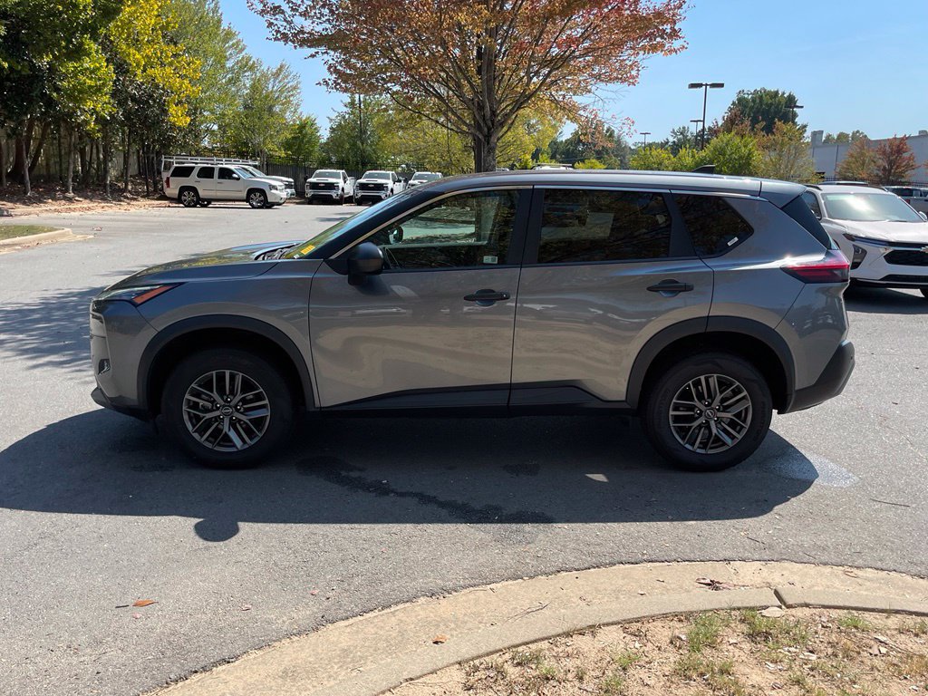 Used 2023 Nissan Rogue S FWD image 4