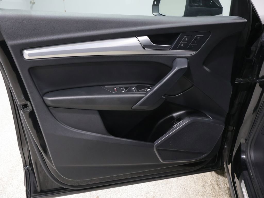 Used 2025 Audi Q5 2.0T Premium image 13