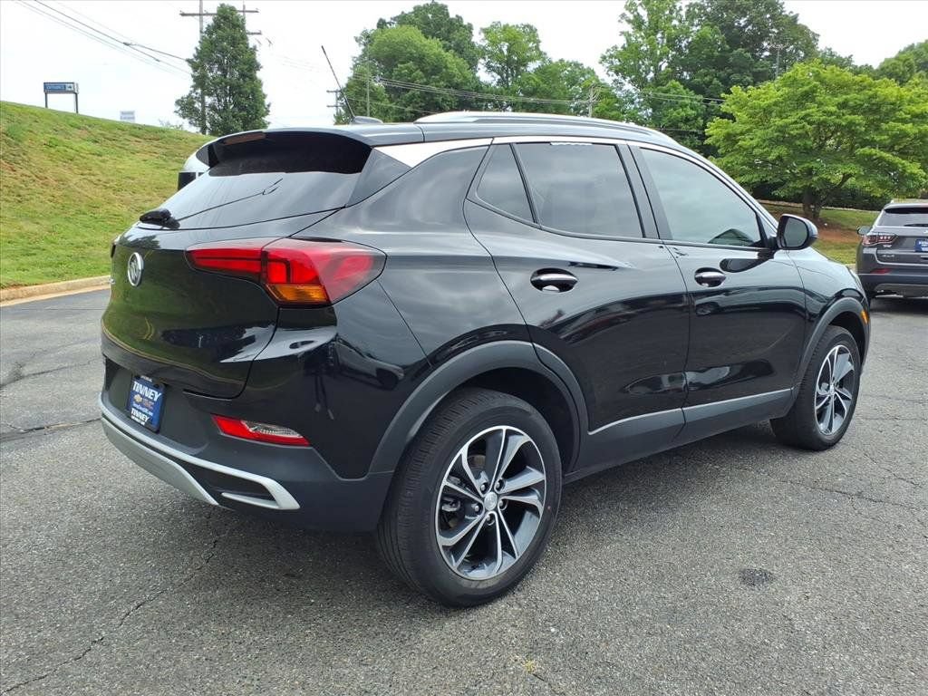Used 2023 Buick Encore GX Select AWD/4WD image 3