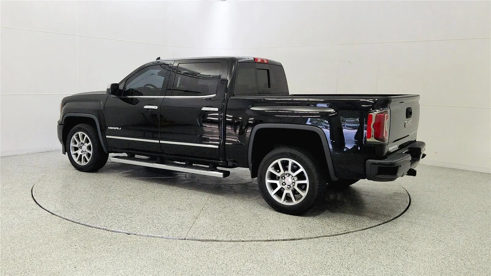 Used 2017 GMC Sierra 1500 Denali AWD/4WD image 5