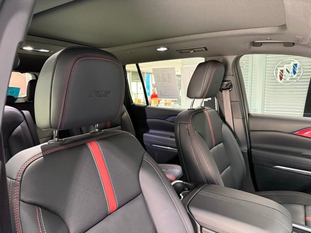 Used 2024 Chevrolet Traverse RS image 22