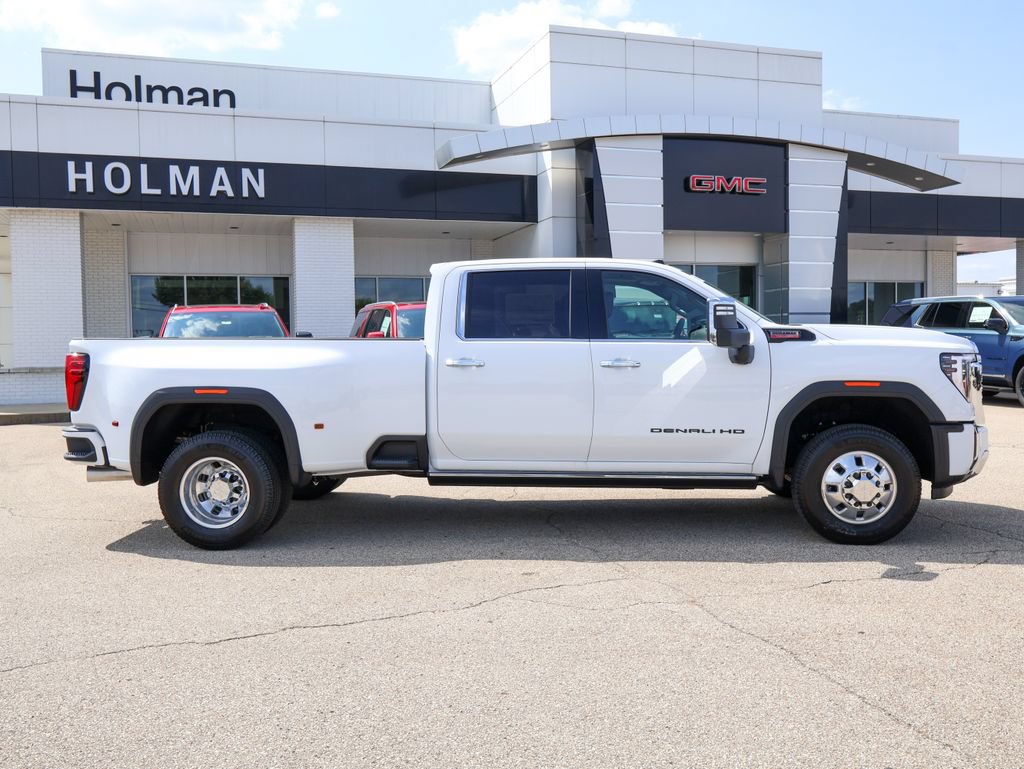 New 2026 GMC Sierra 3500 Denali w/ Denali Reserve Package AWD/4WD image 2