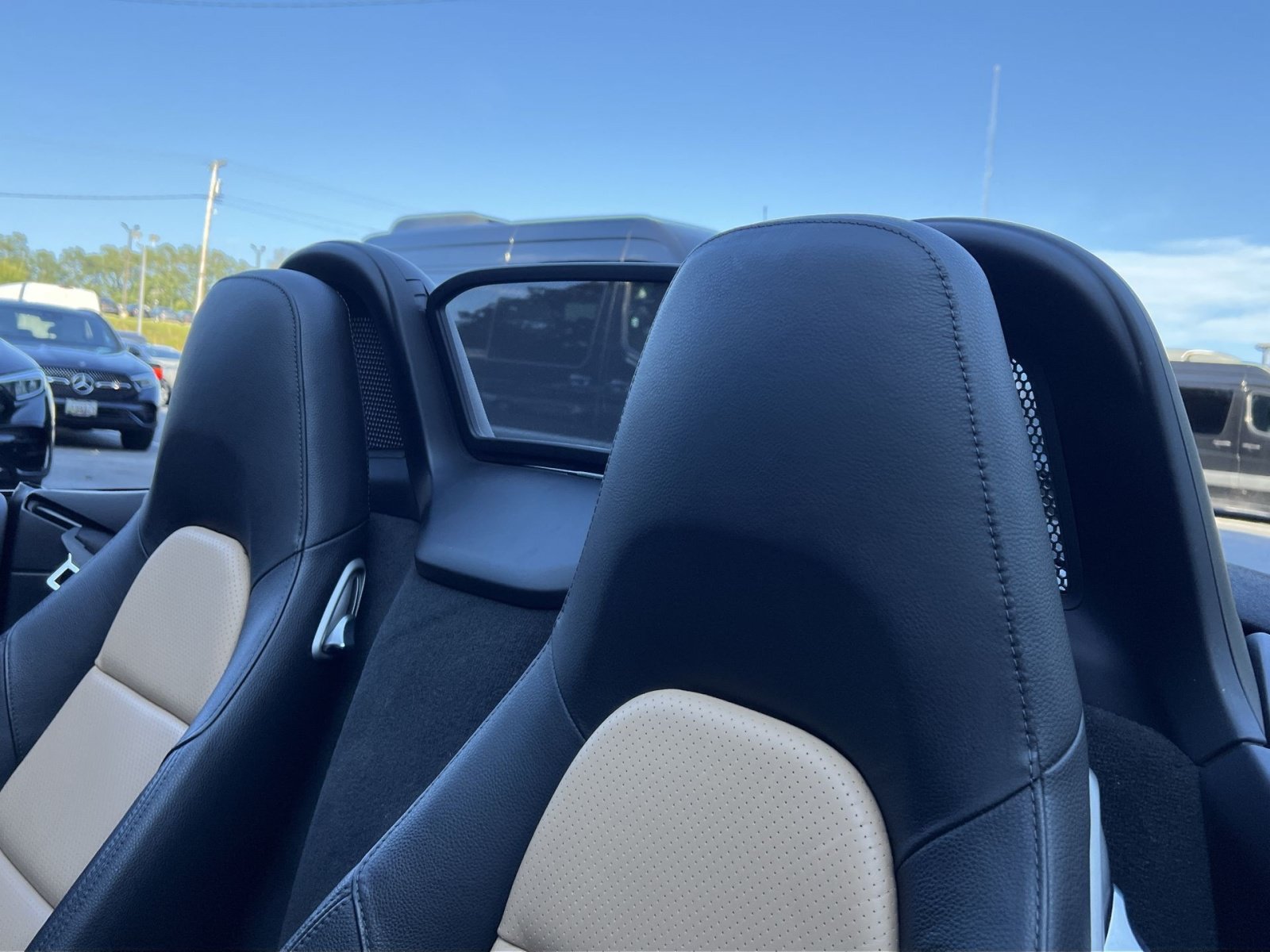 Used 2018 Porsche 718 Boxster RWD image 29