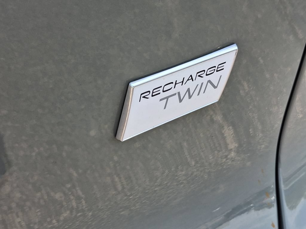Certified 2023 Volvo XC40 Recharge Core w/ Protection Package Premier AWD/4WD image 11