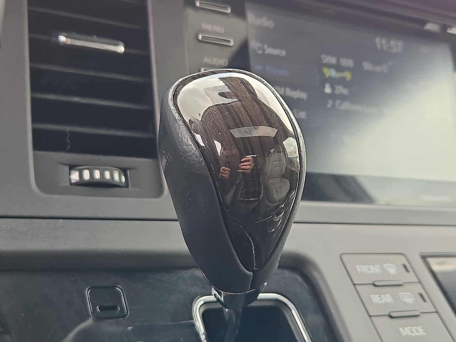 Used 2018 Toyota Sienna XLE FWD image 17