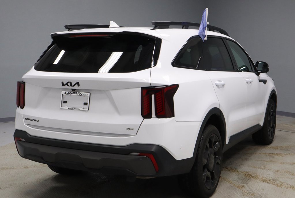 Used 2025 Kia Sorento SX image 11