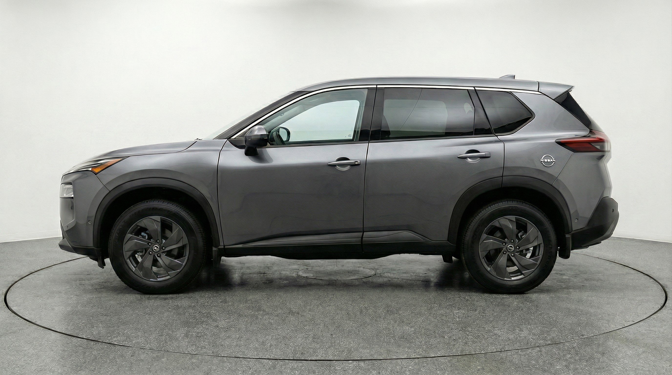 Used 2025 Nissan Rogue SV AWD/4WD image 5