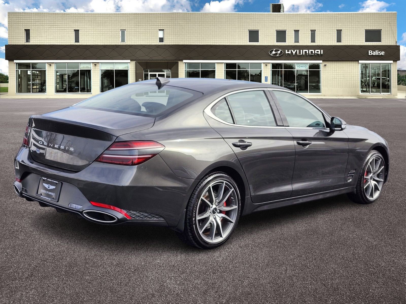 Used 2025 Genesis G70 2.5T image 3
