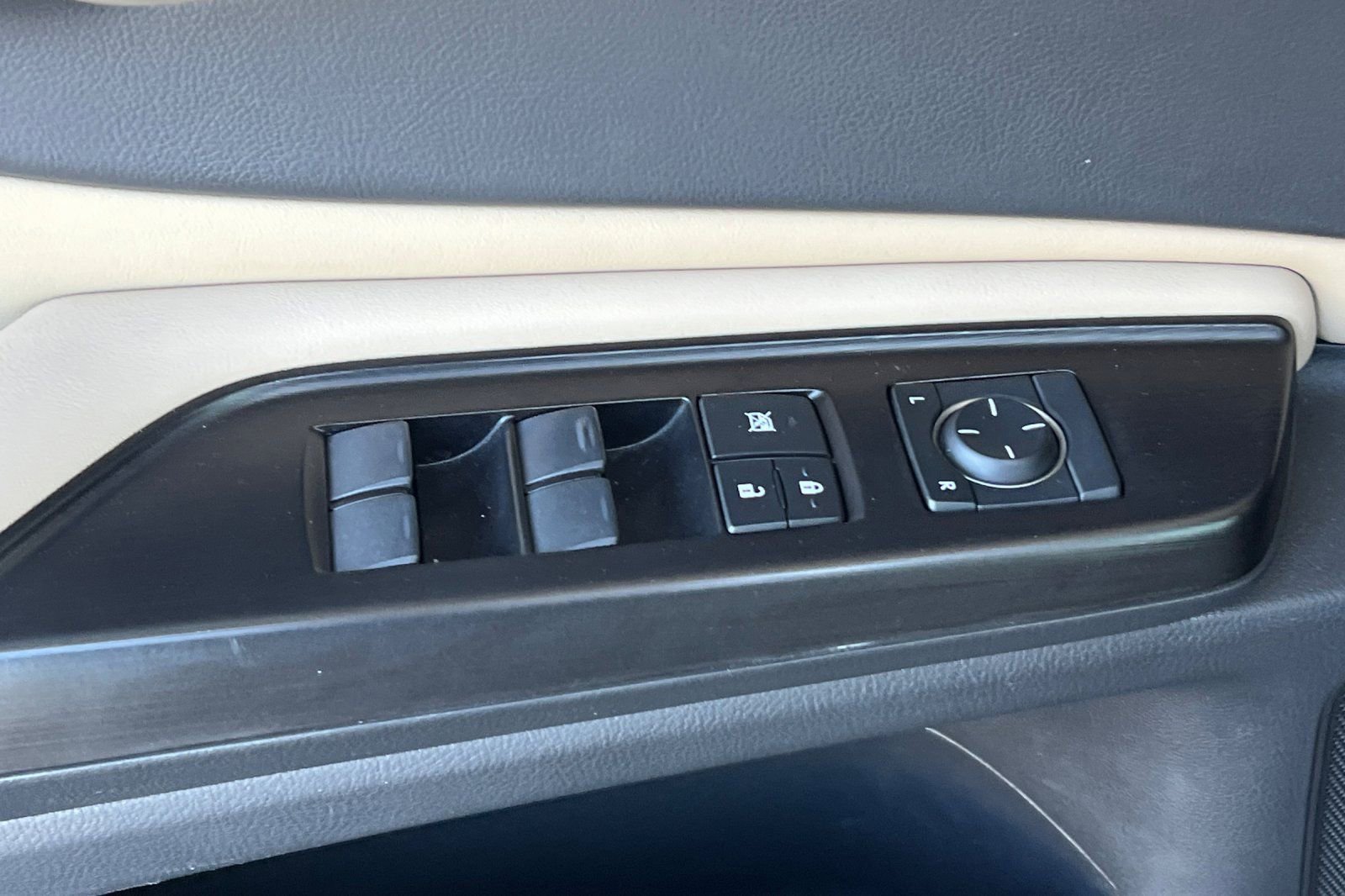 Used 2019 Lexus ES 350 w/ Premium Package image 13