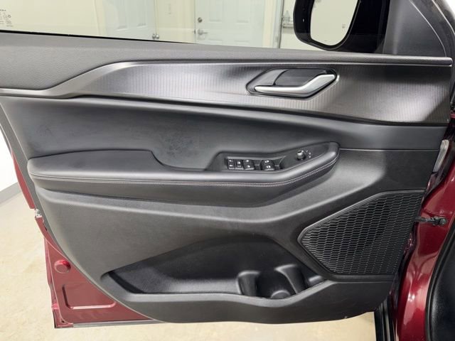 Used 2023 Jeep Grand Cherokee Altitude image 10