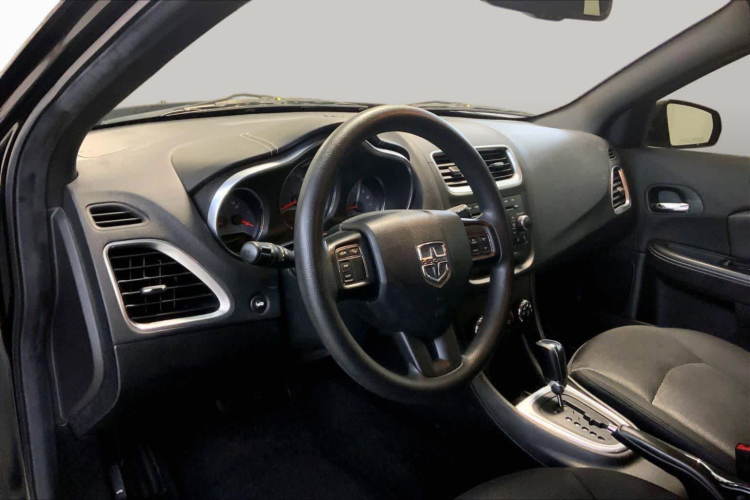 Used 2013 Dodge Avenger SE FWD image 16