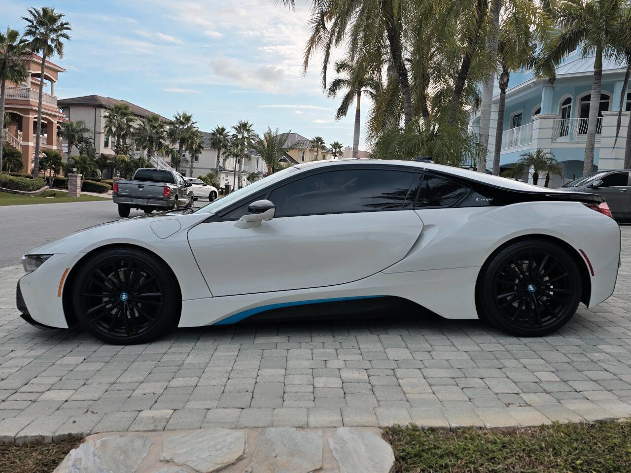 Used 2019 BMW i8 Coupe image 34