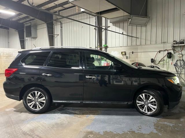 Used 2018 Nissan Pathfinder SV image 7