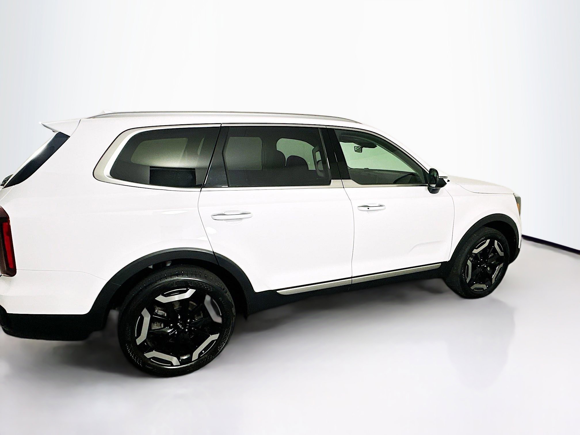 Used 2025 Kia Telluride S image 10