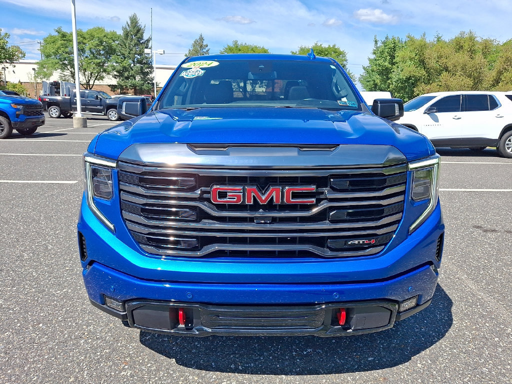 Used 2024 GMC Sierra 1500 AT4 w/ AT4 Premium Package AWD/4WD image 5