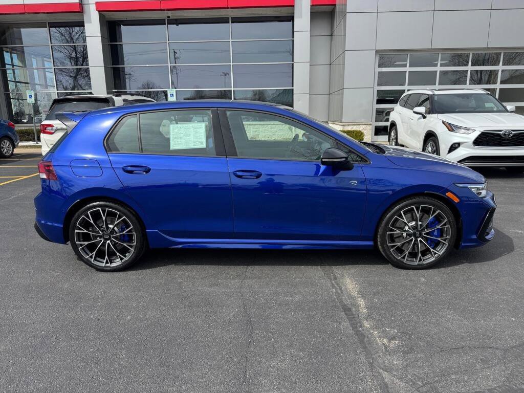 Used 2026 Volkswagen Golf 2.0T image 2