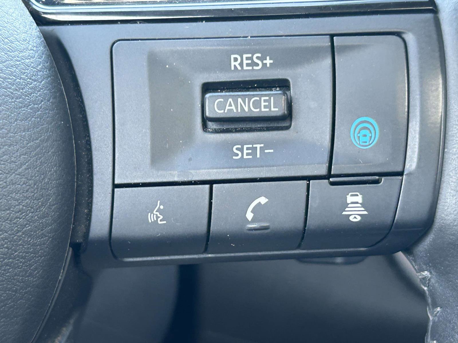 Used 2021 Nissan Rogue SL w/ Premium Package image 24